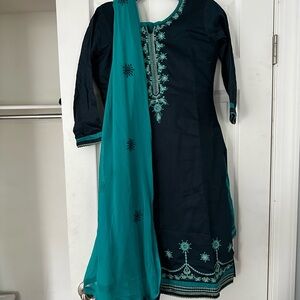 Navy Blue and Teal Cuffed 3/4 Sleeve Crew Neck Salwar